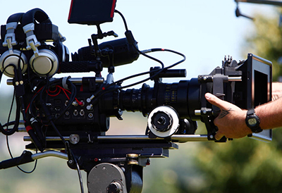 哈尔滨企业宣传片/微电影/广告片拍摄制作、三维动画、媒体包装、品牌VI设计、会议庆典摄影摄像等服务，请致电：18145195509